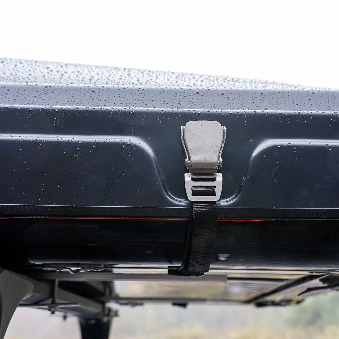 Lofti Maggie hard-shell detail